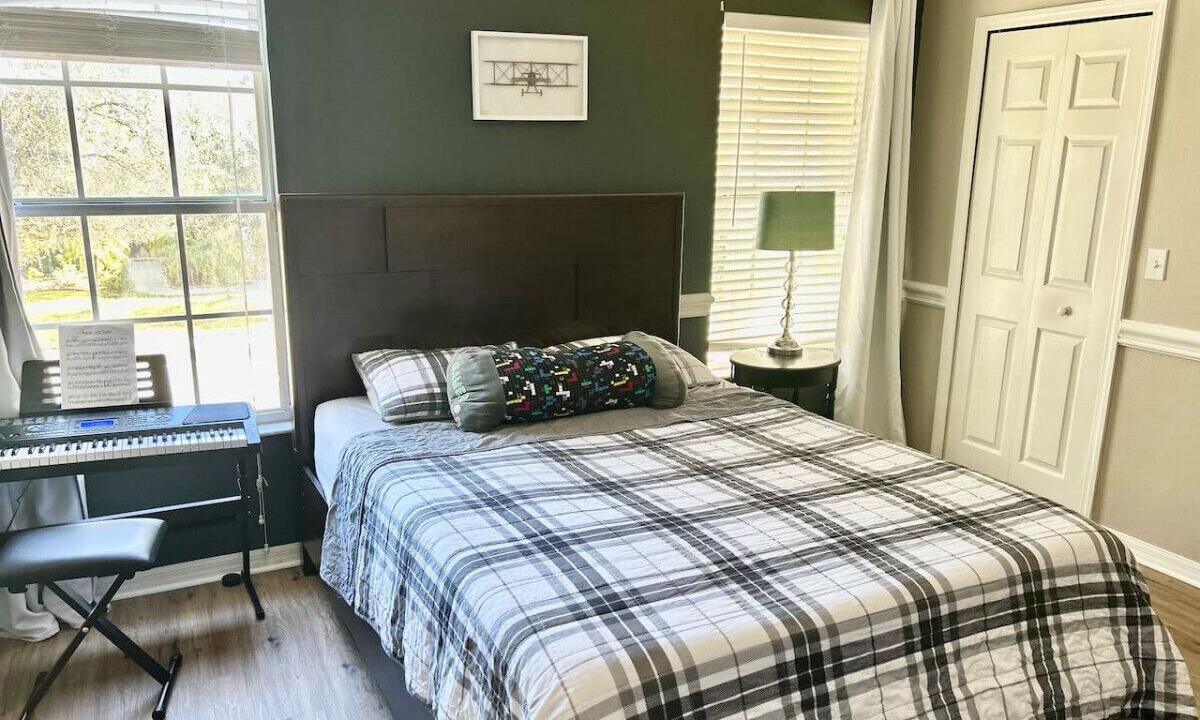 Photo of Bedroom in Regal Oaks