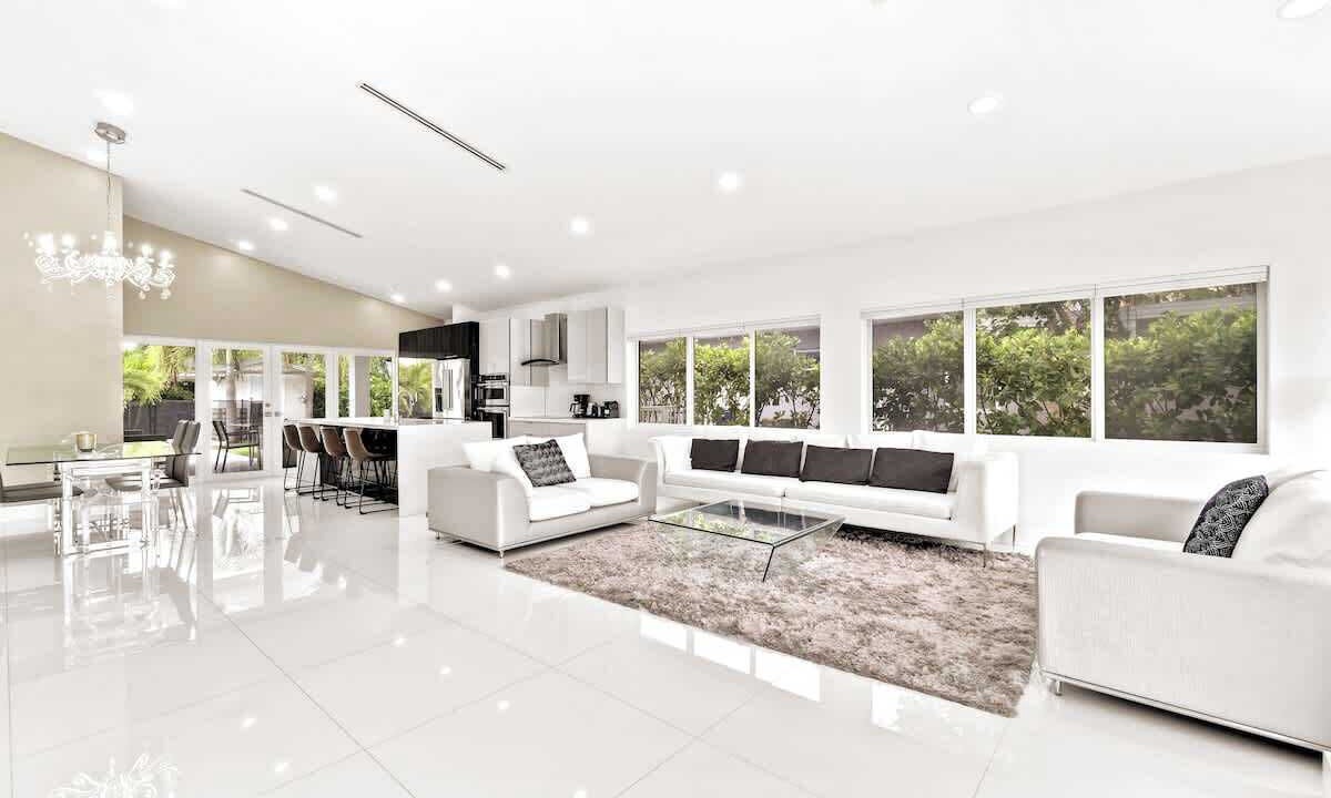 Photo of Livingroom in North Bay Village