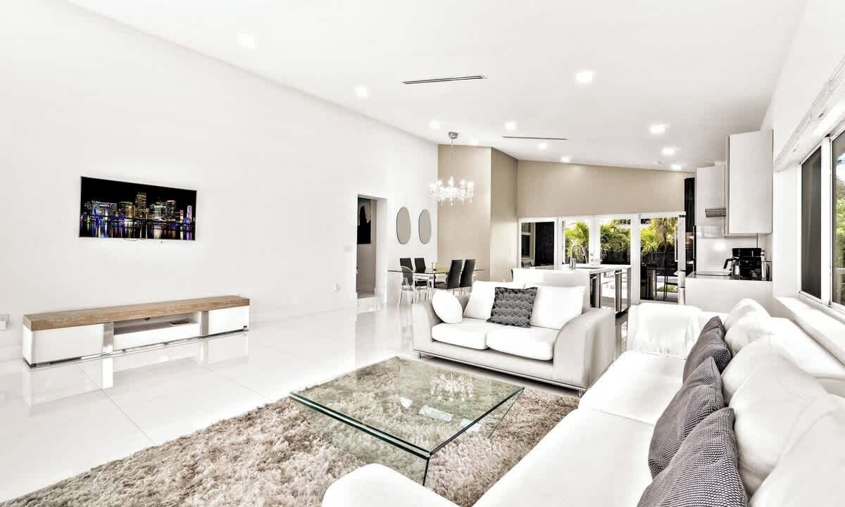 Photo of Livingroom in North Bay Village