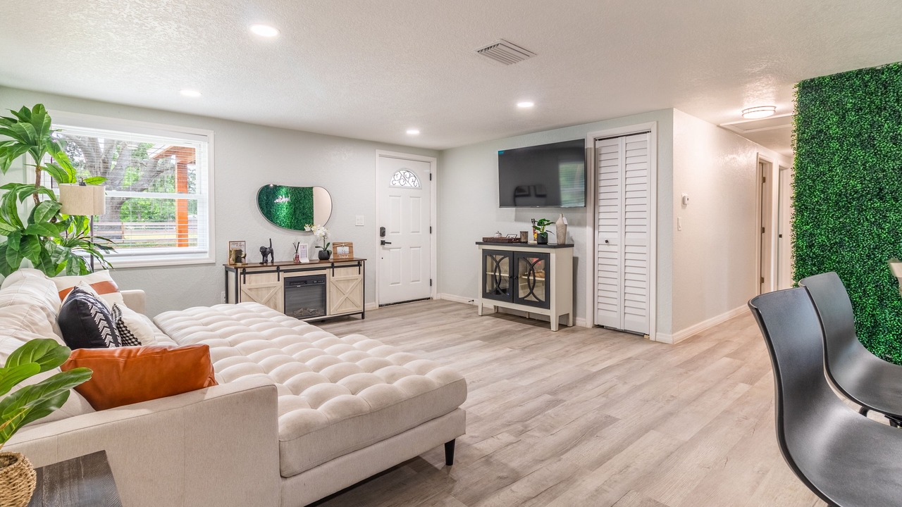 Photo of Livingroom in Plant City