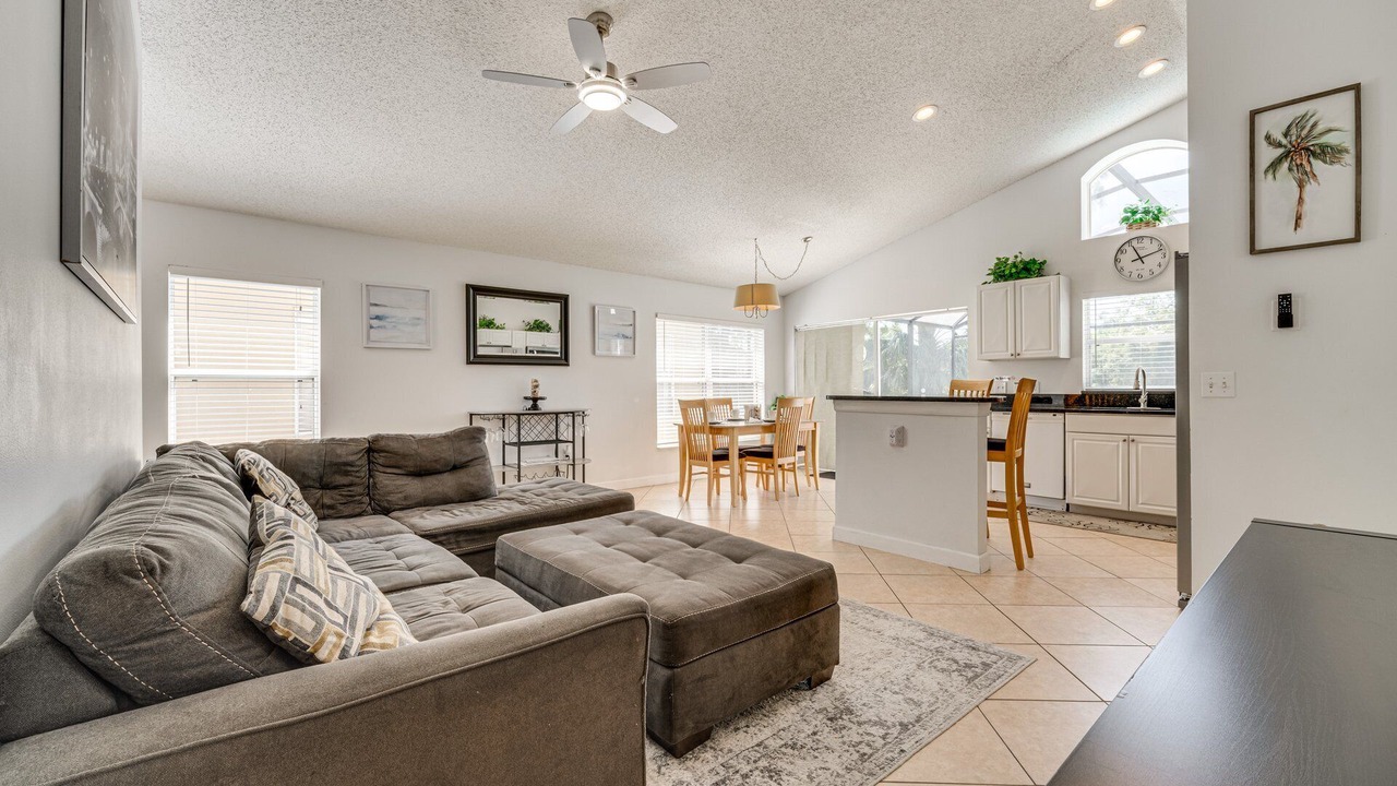 Photo of Livingroom in Haines City