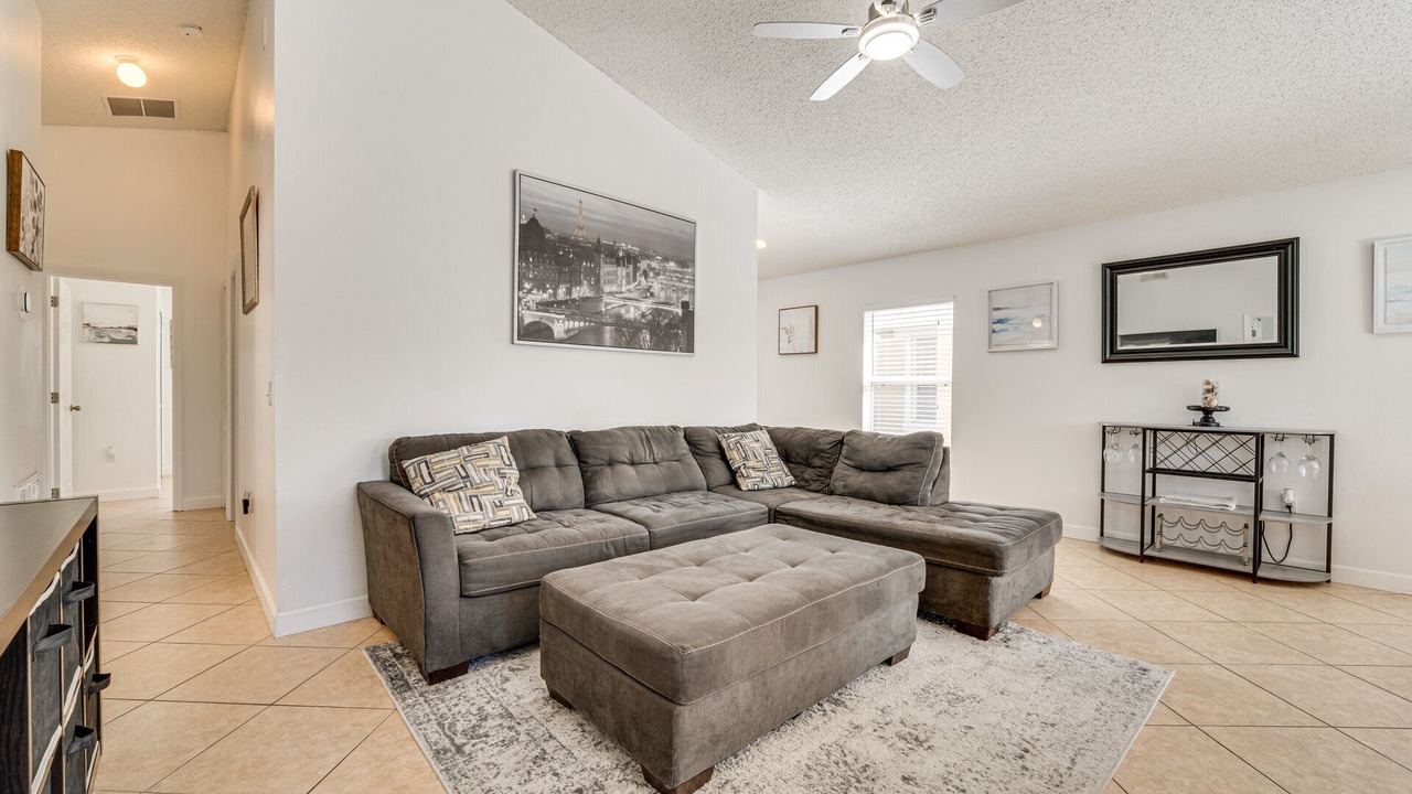 Photo of Livingroom in Haines City