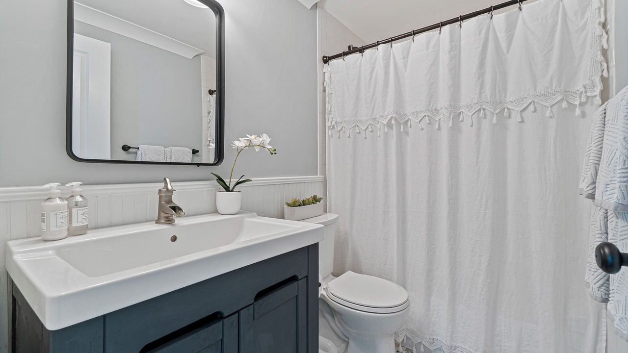 Photo of Bathroom in Flamingo Parks