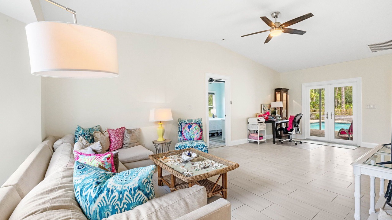 Photo of Livingroom in Estero