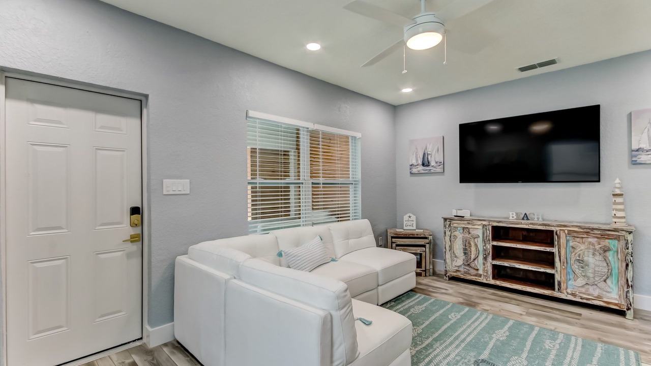Photo of Livingroom in Historic District