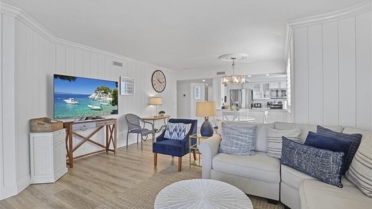 Photo of Livingroom in Park Shore