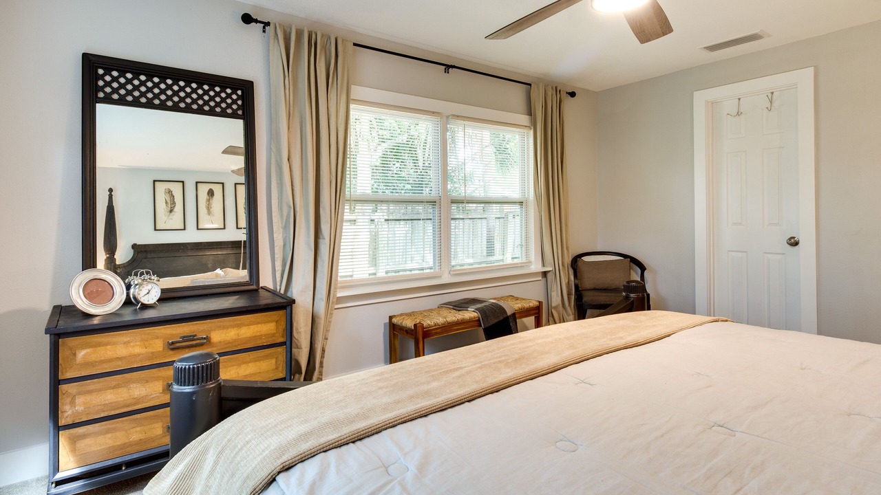 Photo of Bedroom in Winter Garden