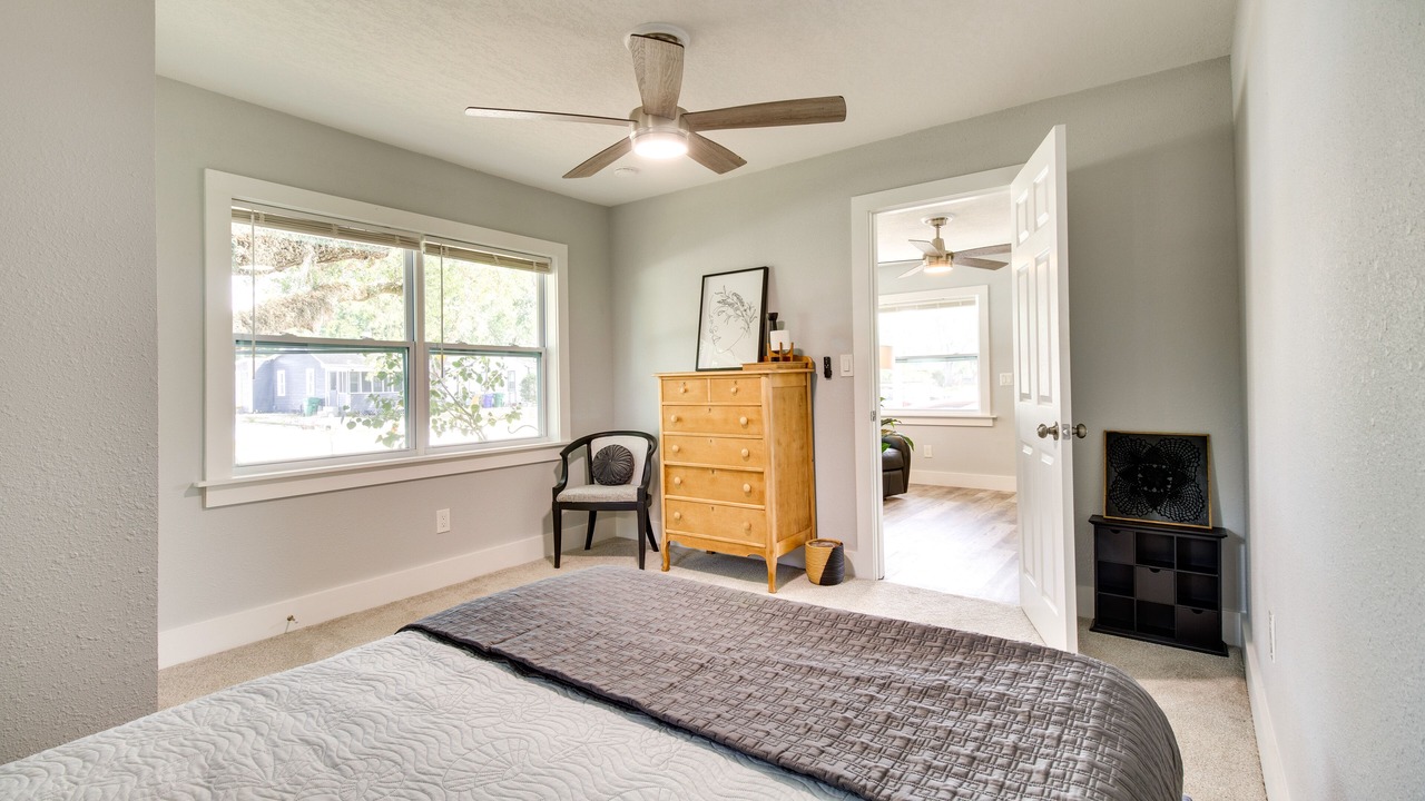 Photo of Bedroom in Winter Garden