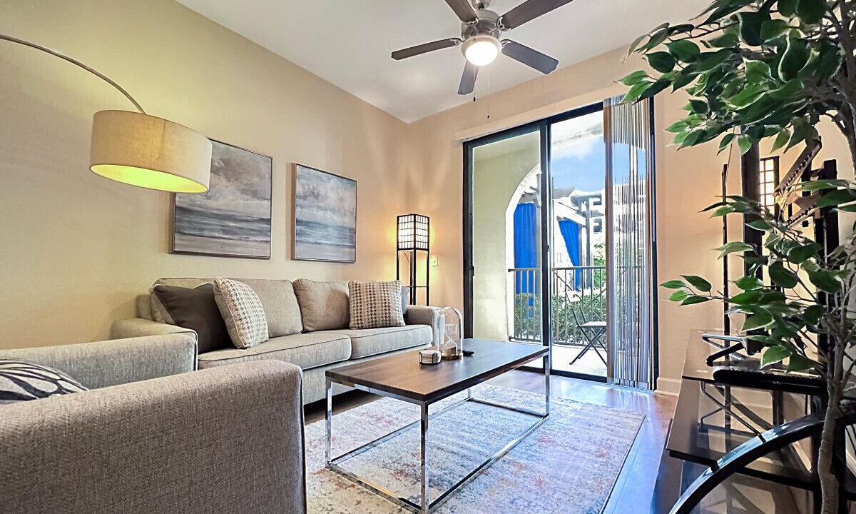 Photo of Livingroom in Carver City - Lincoln Gardens