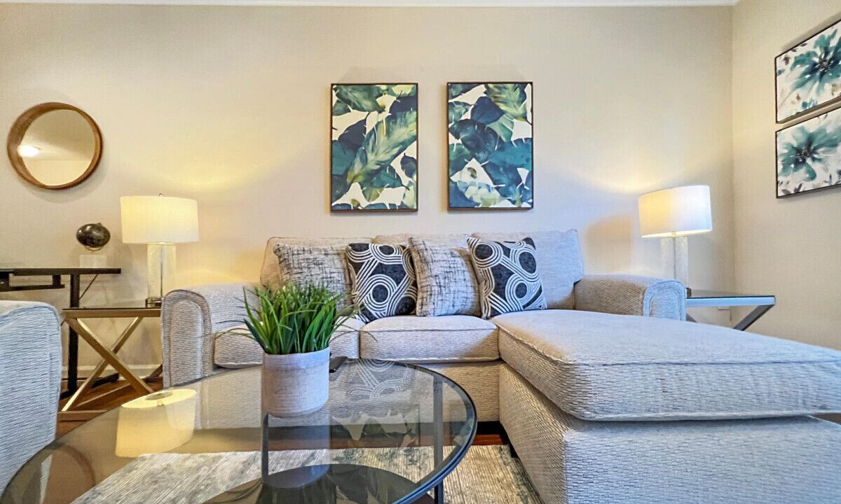 Photo of Livingroom in Carver City - Lincoln Gardens