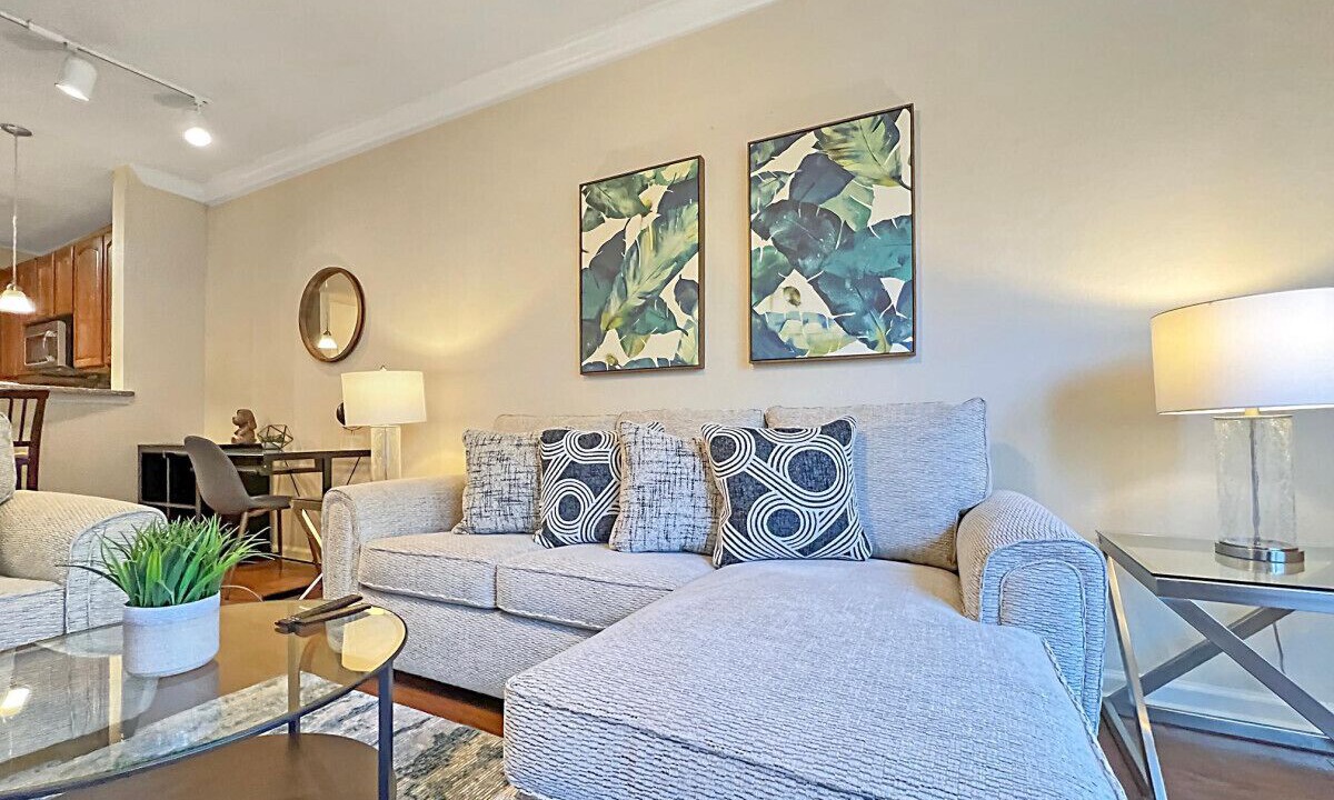 Photo of Livingroom in Carver City - Lincoln Gardens