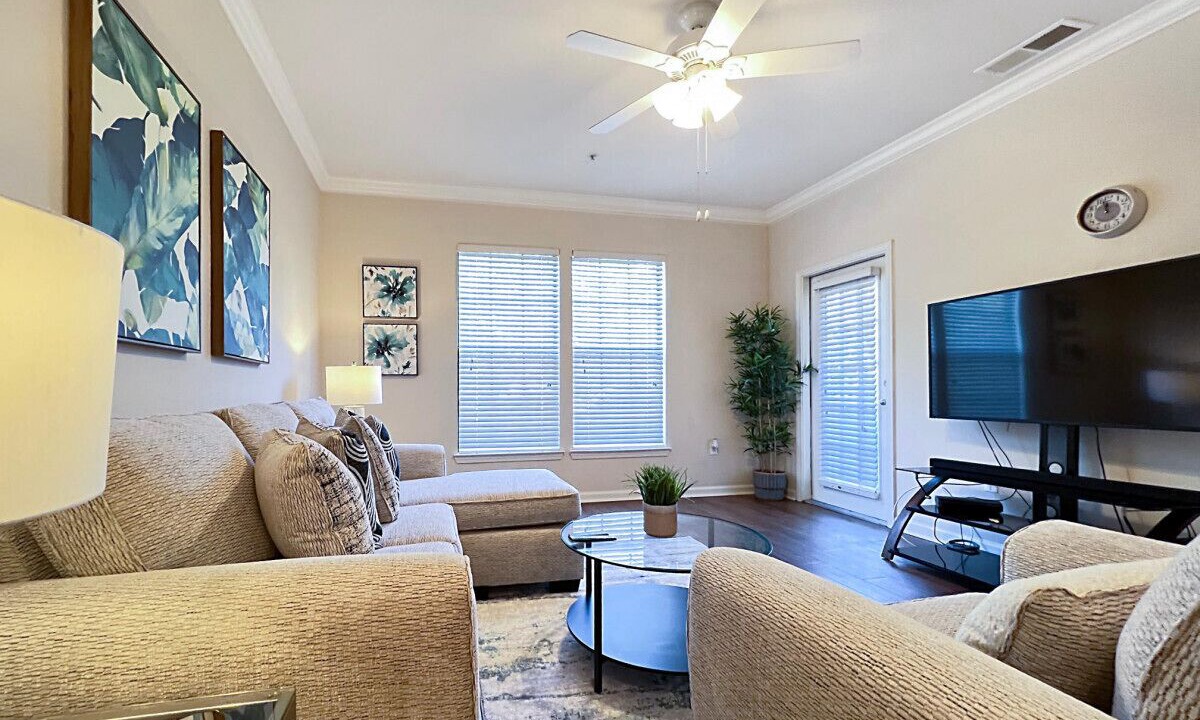 Photo of Livingroom in Carver City - Lincoln Gardens