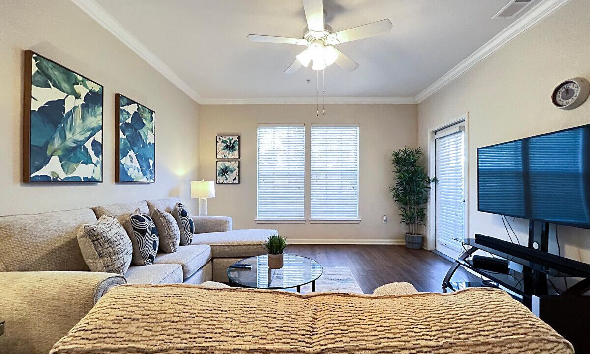 Photo of Livingroom in Carver City - Lincoln Gardens