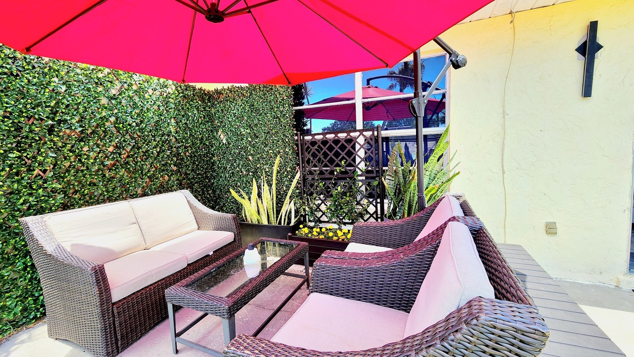 Photo of Patio Balcony in Lochmoor Waterway Estates