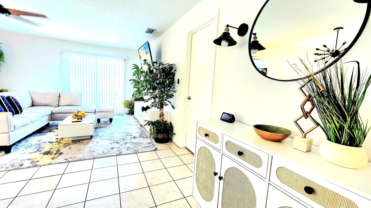 Photo of Livingroom in Lochmoor Waterway Estates