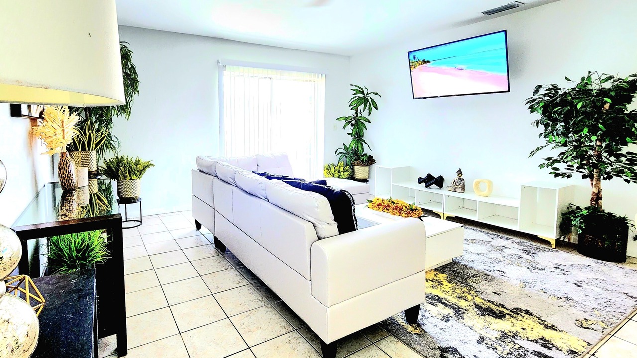 Photo of Livingroom in Lochmoor Waterway Estates