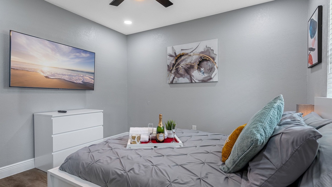 Photo of Bedroom in Bearss Plaza