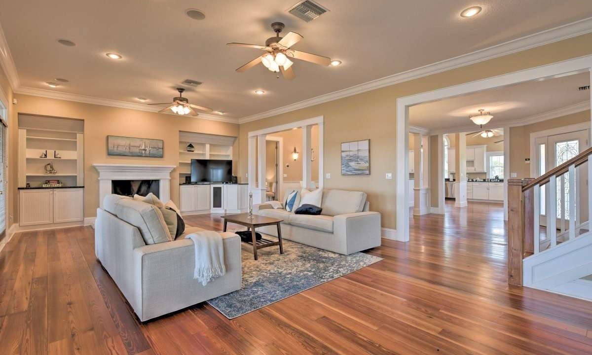 Photo of Livingroom in Candler