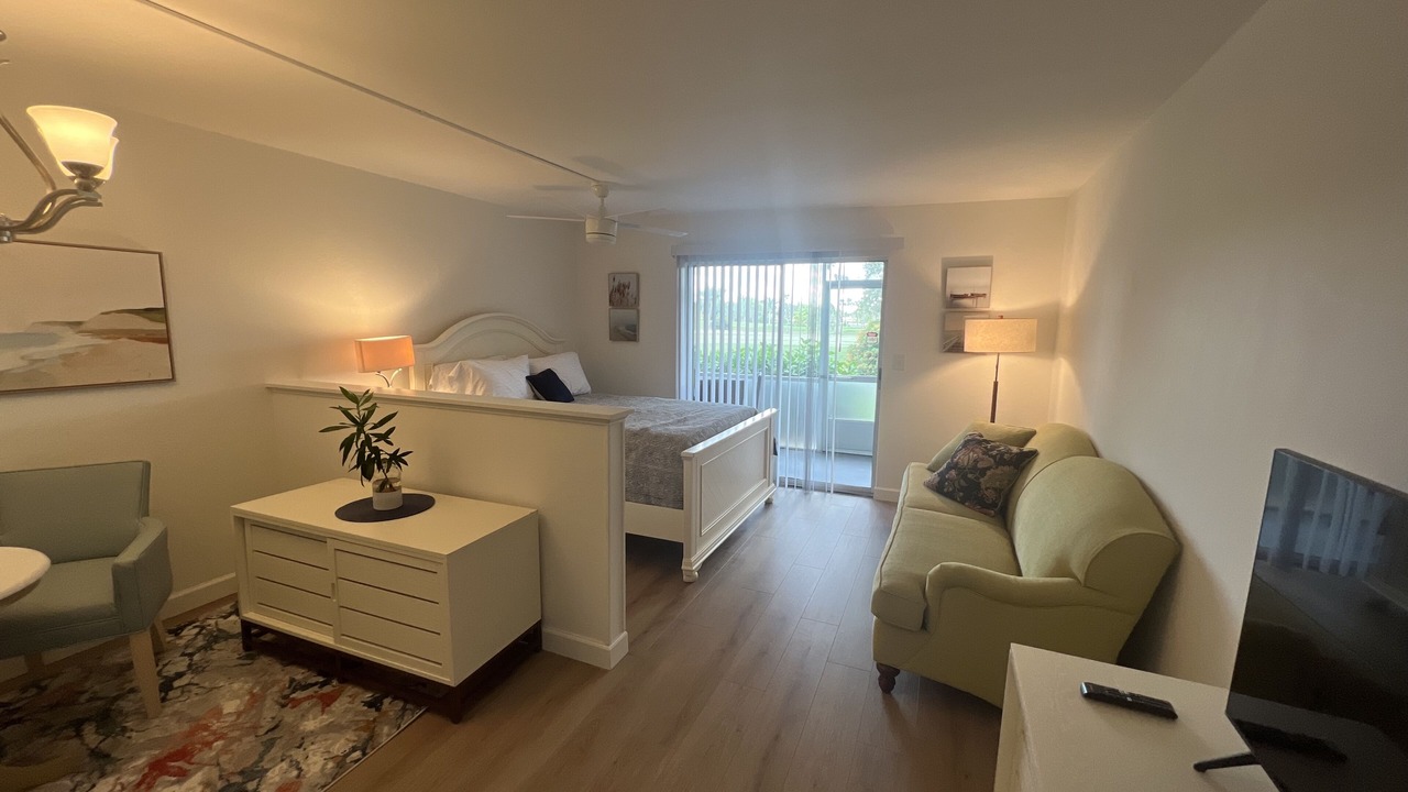 Photo of Bedroom in Cypress Lake