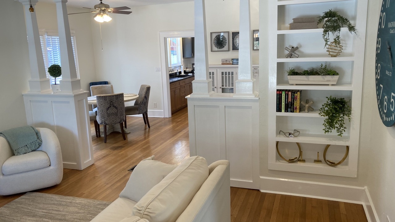 Photo of Livingroom in Historic Uptown
