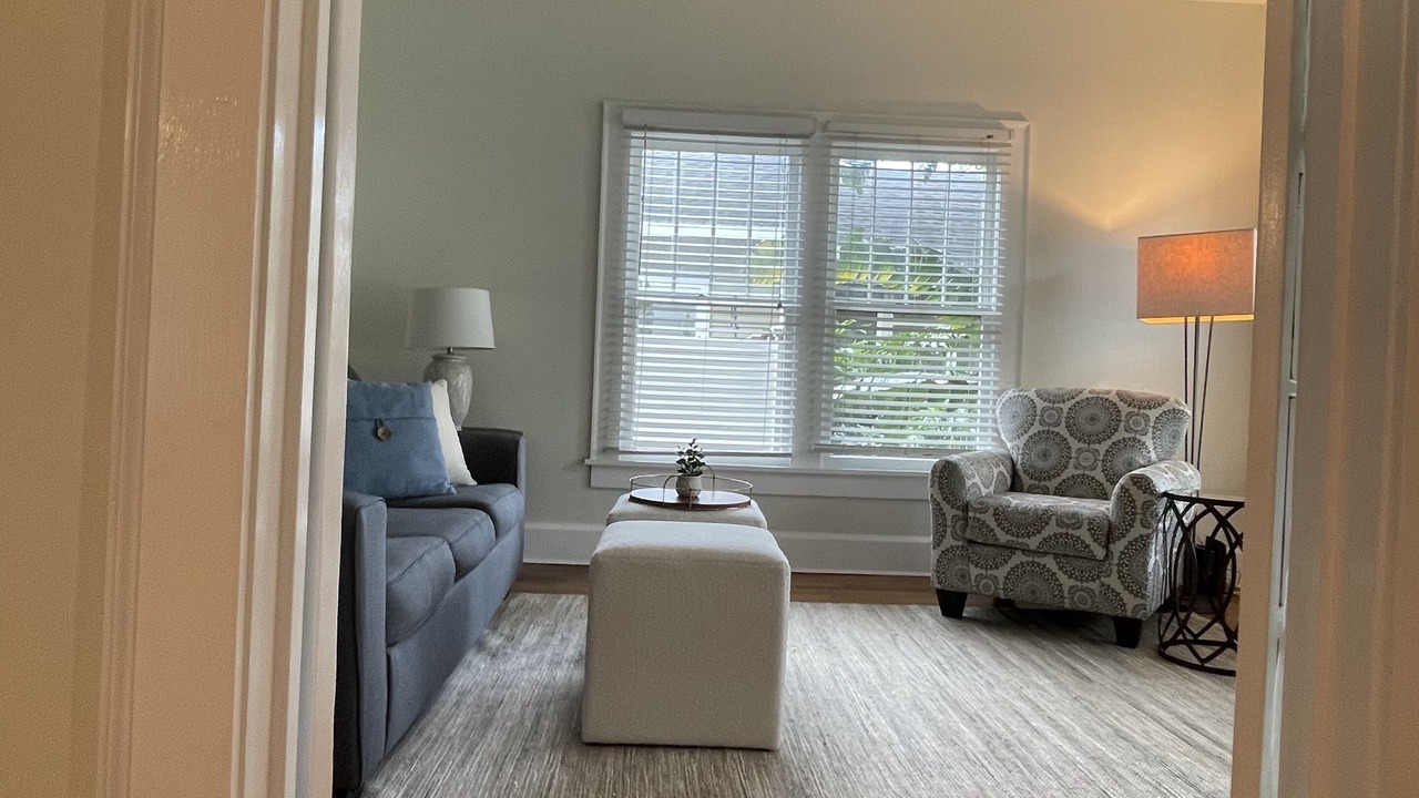 Photo of Livingroom in Historic Uptown