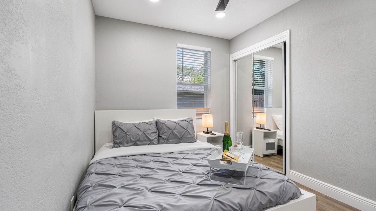Photo of Bedroom in Bearss Plaza
