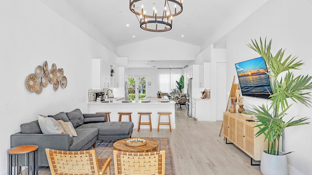 Photo of Livingroom in Poinsettia Heights