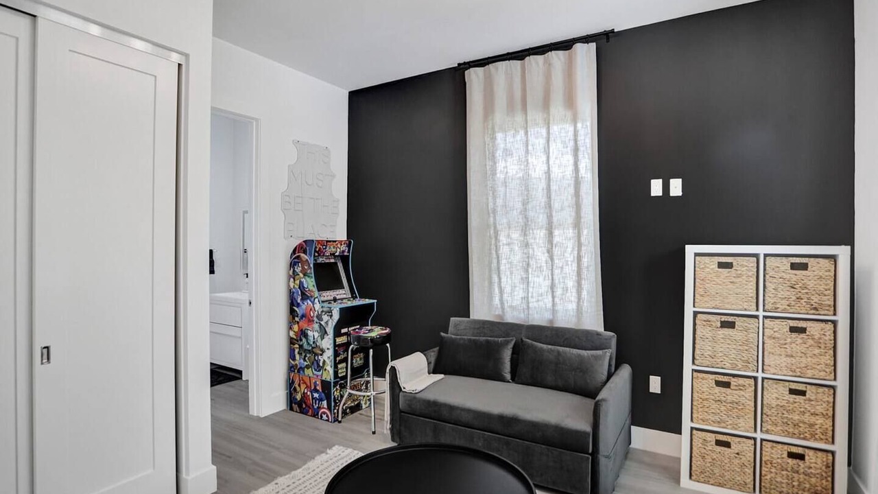 Photo of Livingroom in Poinsettia Heights