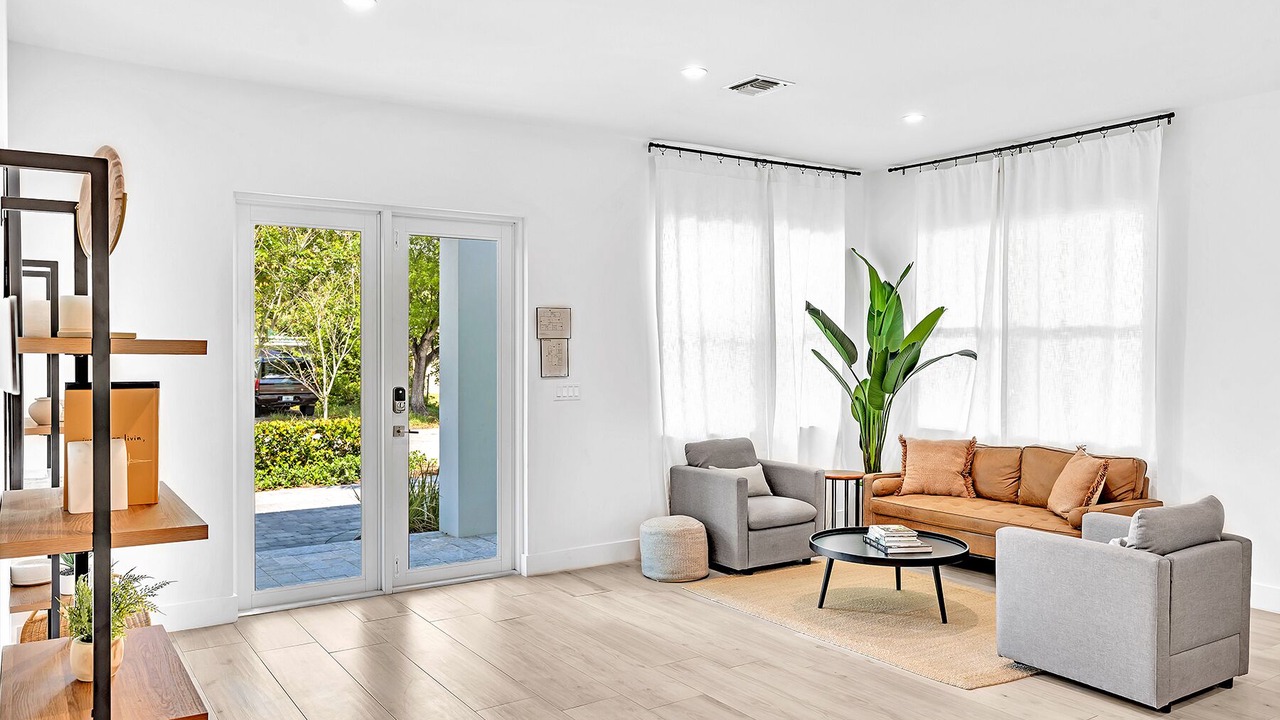 Photo of Livingroom in Poinsettia Heights