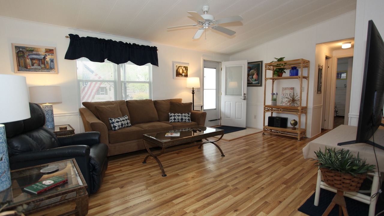 Photo of Livingroom in Silver Lake