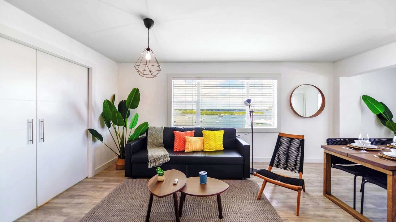 Photo of Livingroom in North Bay Village