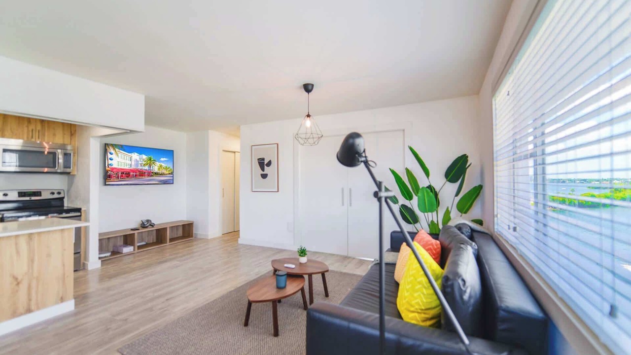 Photo of Livingroom in North Bay Village