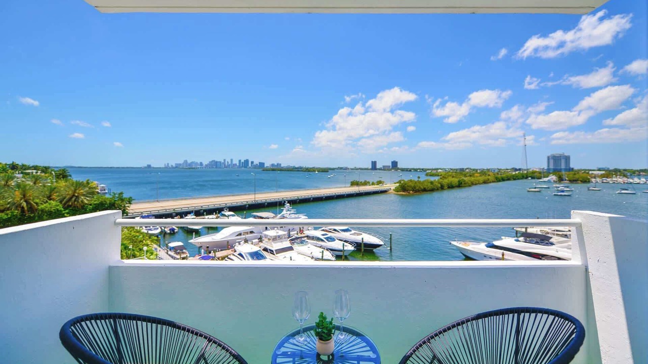 Photo of Outdoor in North Bay Village