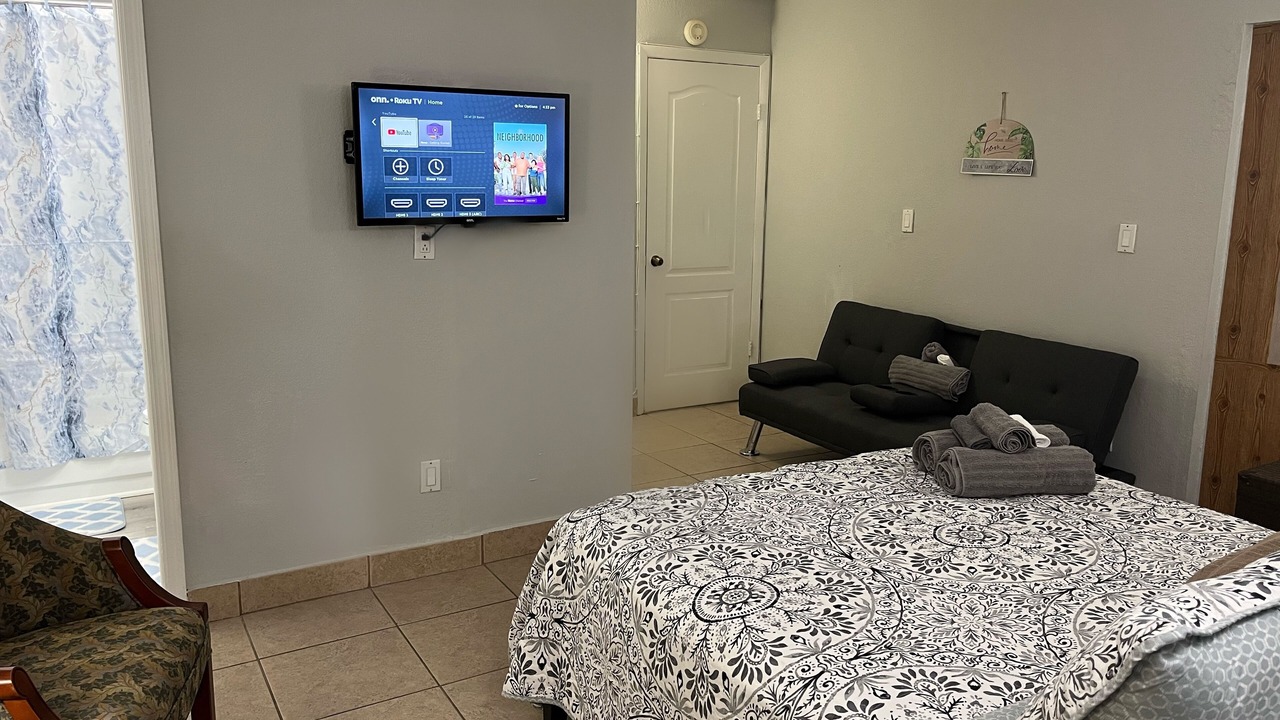 Photo of Bedroom in Ludlam