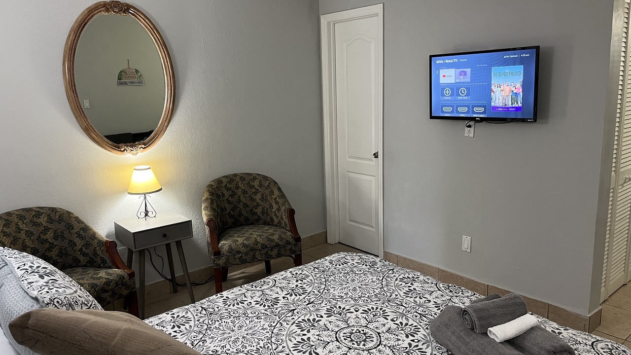 Photo of Bedroom in Ludlam