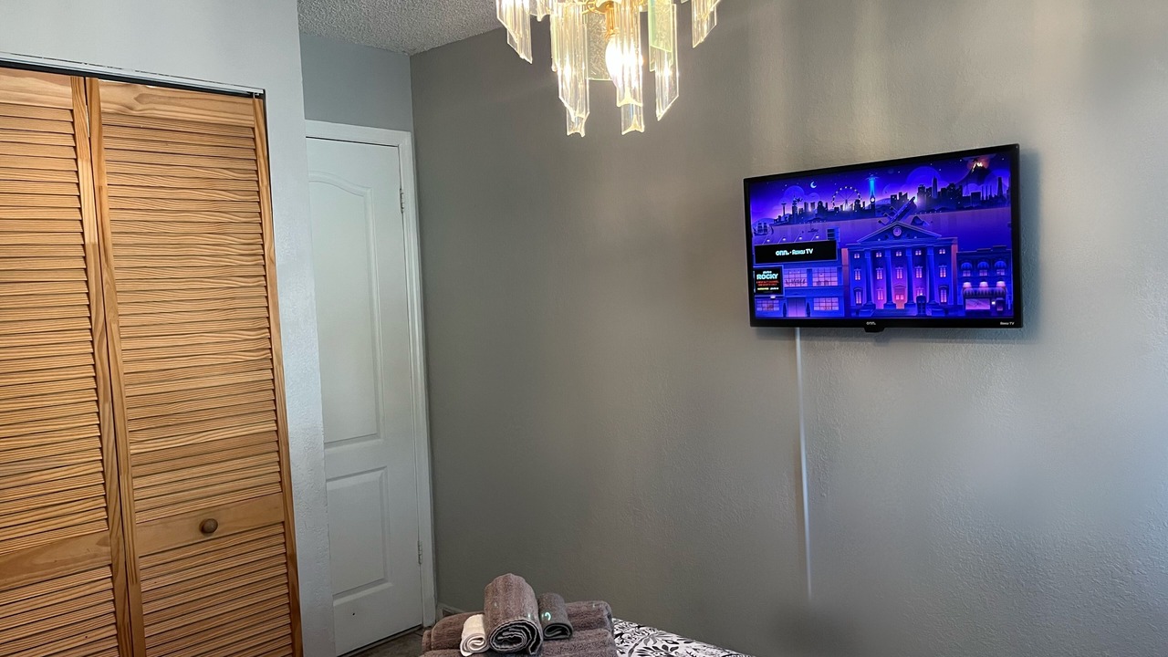 Photo of Bedroom in Ludlam