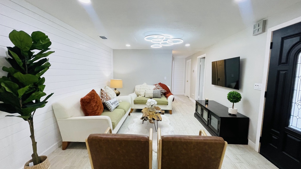 Photo of Livingroom in South Gate Ridge