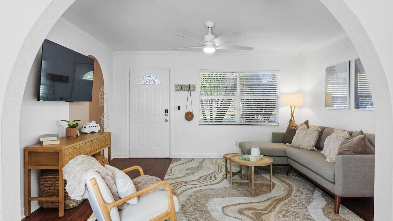 Photo of Livingroom in Anona