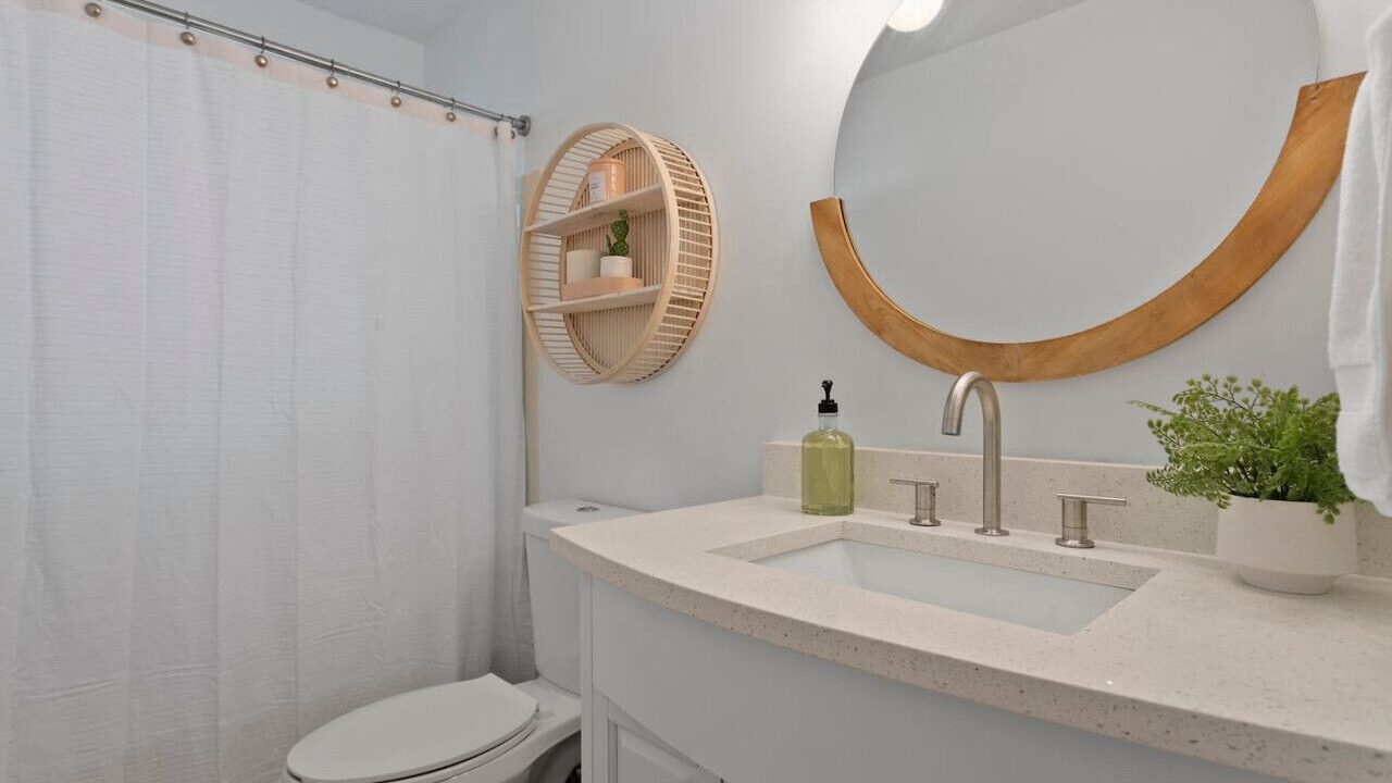 Photo of Bathroom in Anona