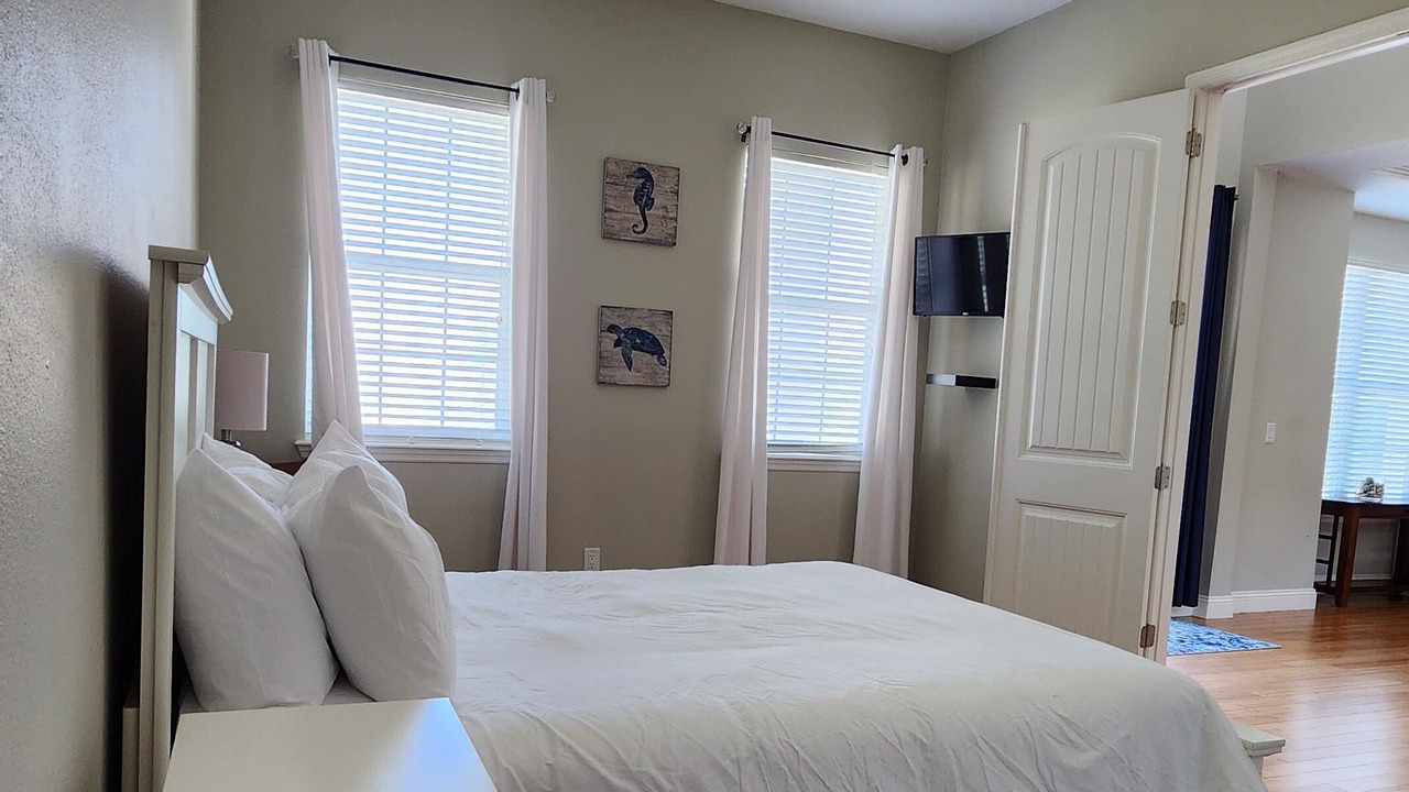 Photo of Bedroom in Avalon by the Sea