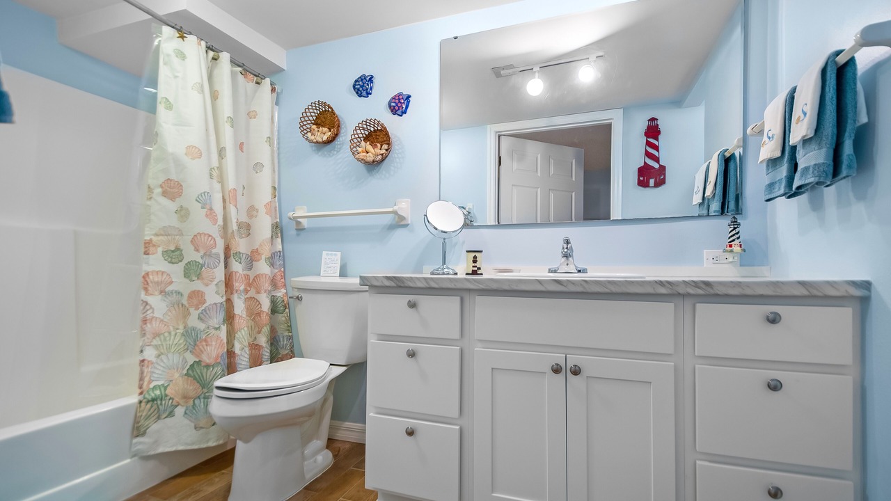 Photo of Bathroom in Isles of Capri