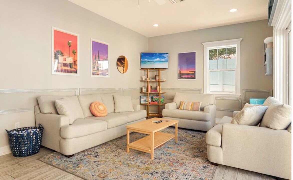 Photo of Livingroom in Downtown Dunedin