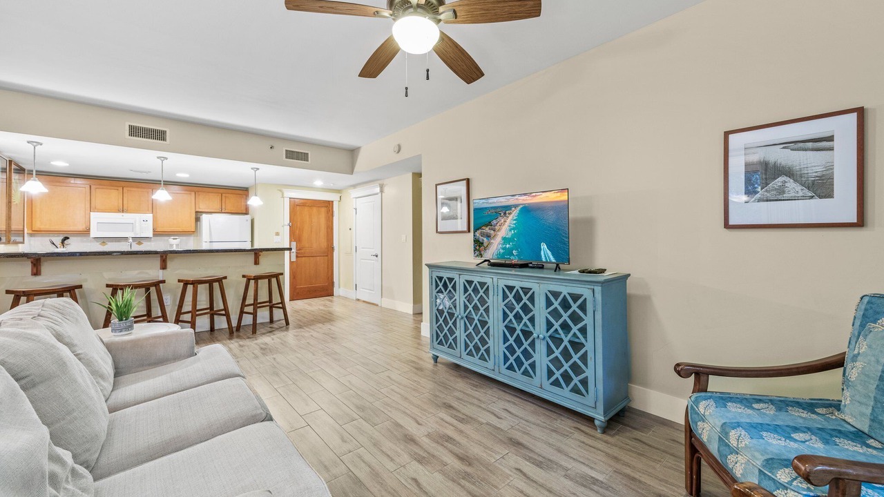 Photo of Livingroom in Baytowne Wharf