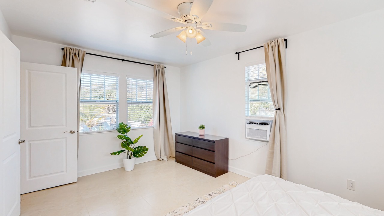 Photo of Bedroom in Flamingo Parks