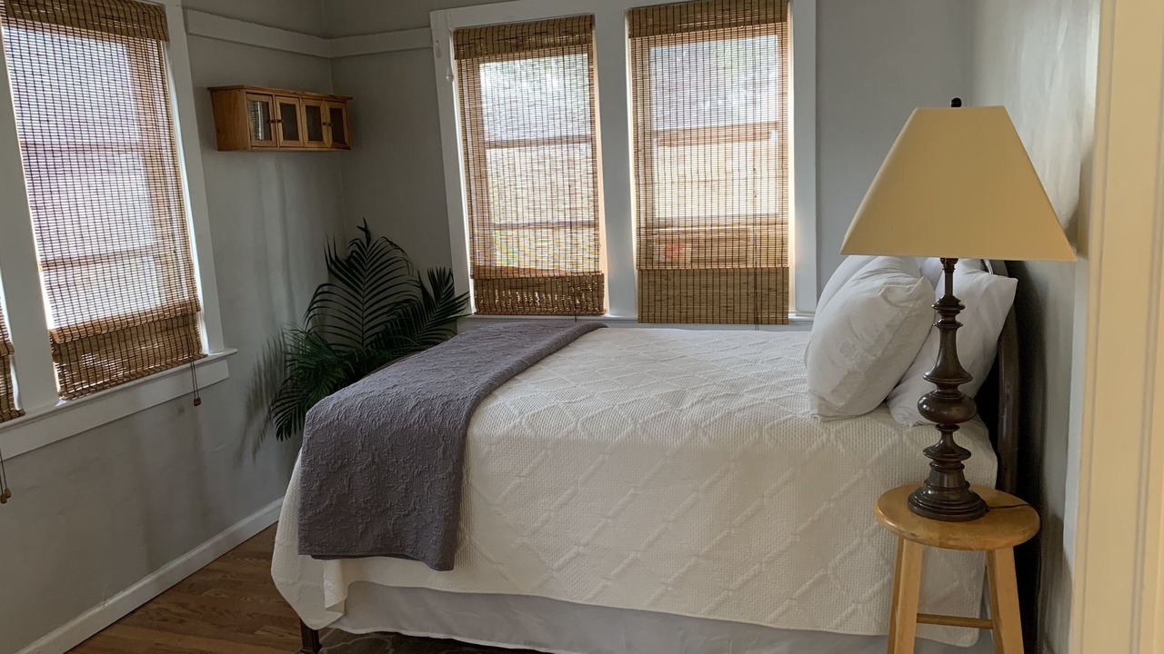 Photo of Bedroom in Parrot Cove
