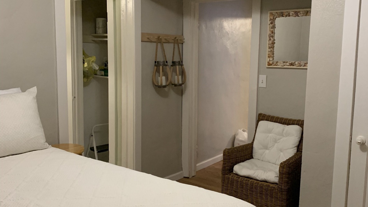 Photo of Bedroom in Parrot Cove