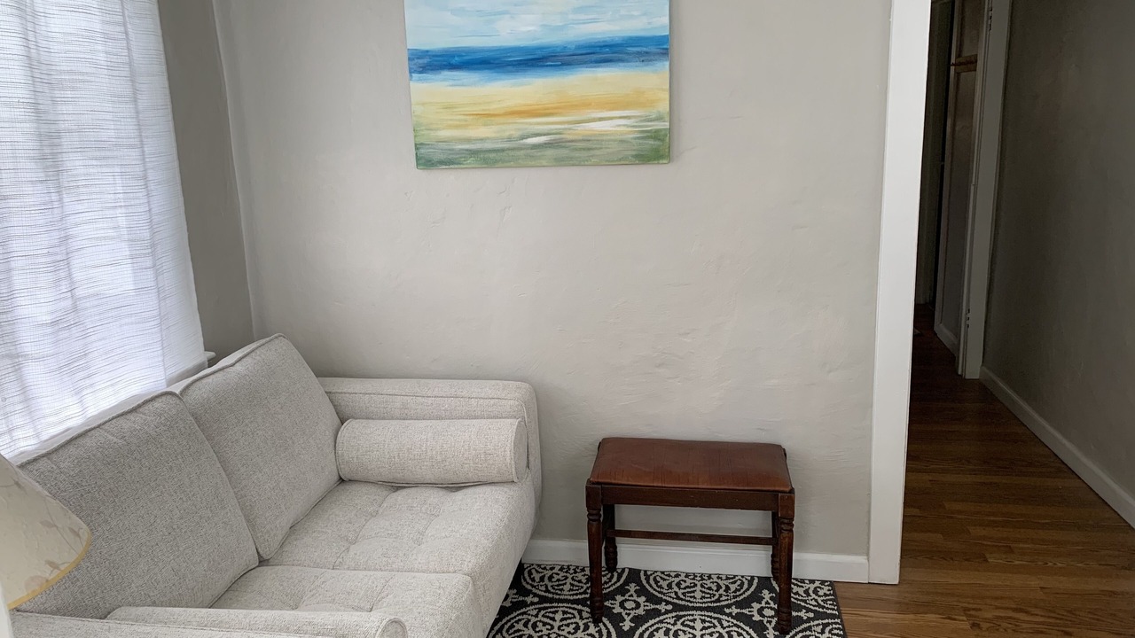 Photo of Livingroom in Parrot Cove