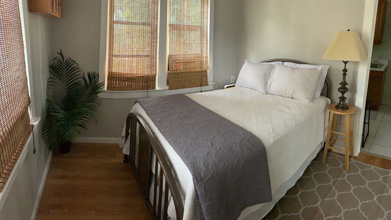 Photo of Bedroom in Parrot Cove