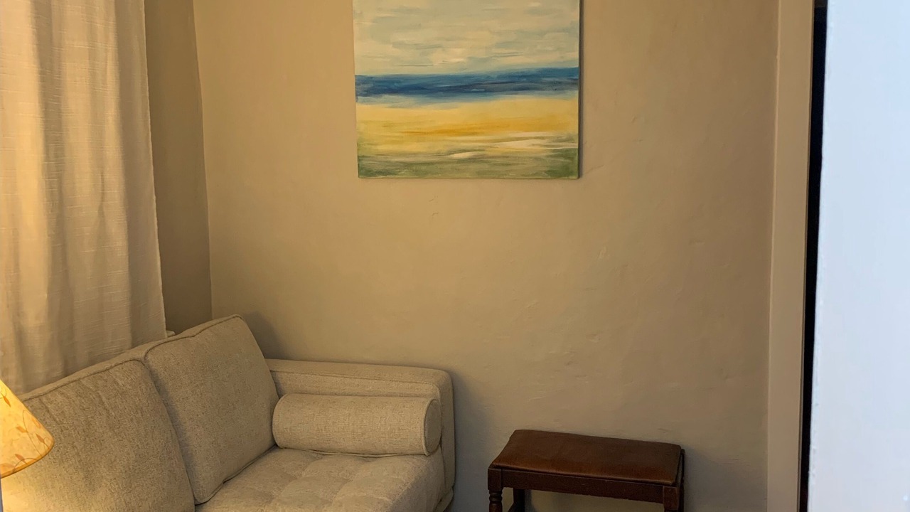 Photo of Livingroom in Parrot Cove