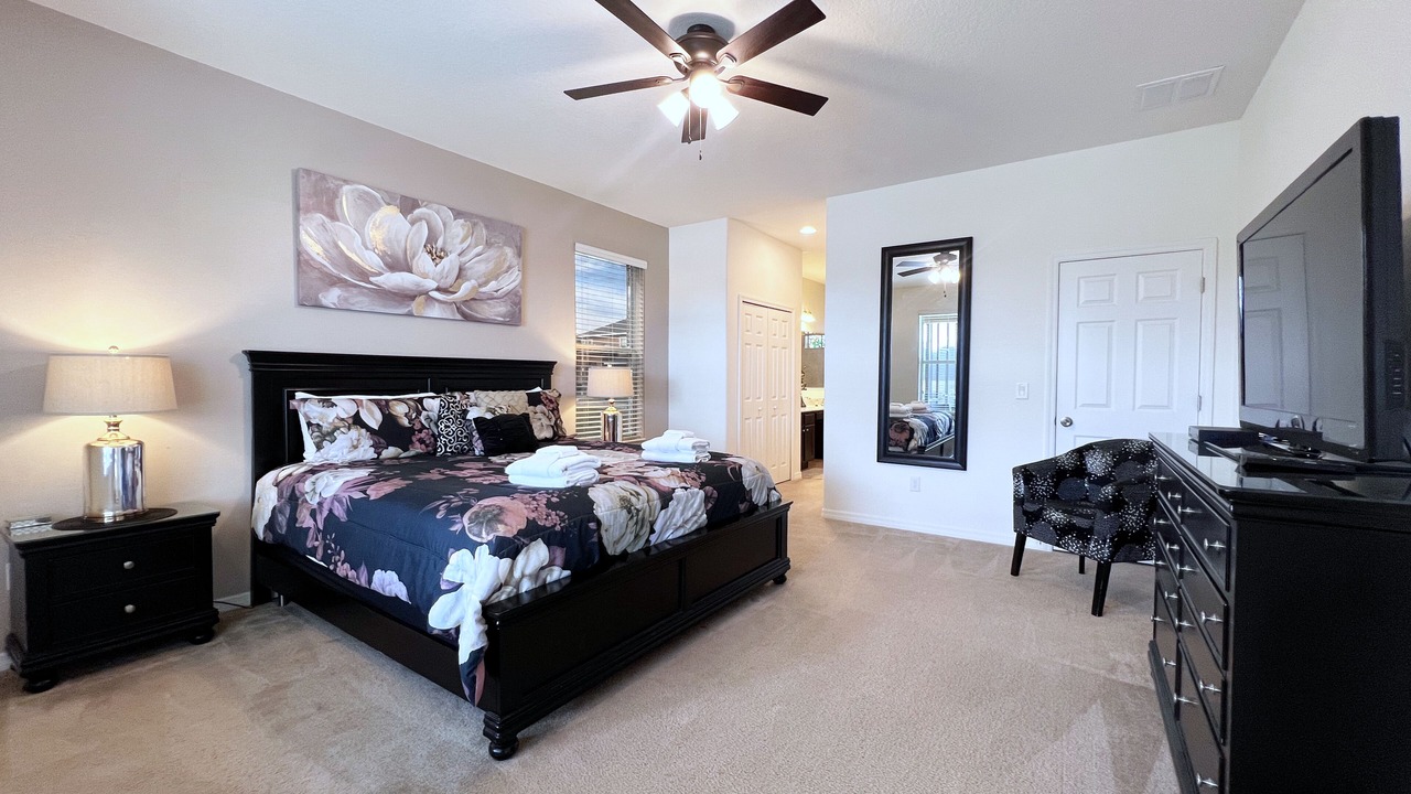 Photo of Bedroom in Watersong